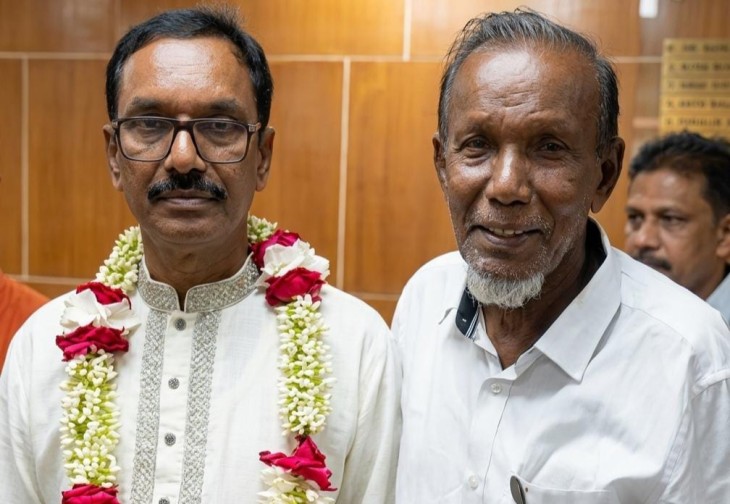 ফেনী জেলা পরিষদের প্রশাসক আব্দুল খালেককে বীর মুক্তিযোদ্ধা সিরাজ চৌধুরী'র শুভেচ্ছা